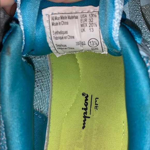 Champions shoes - Picture 2 of 3